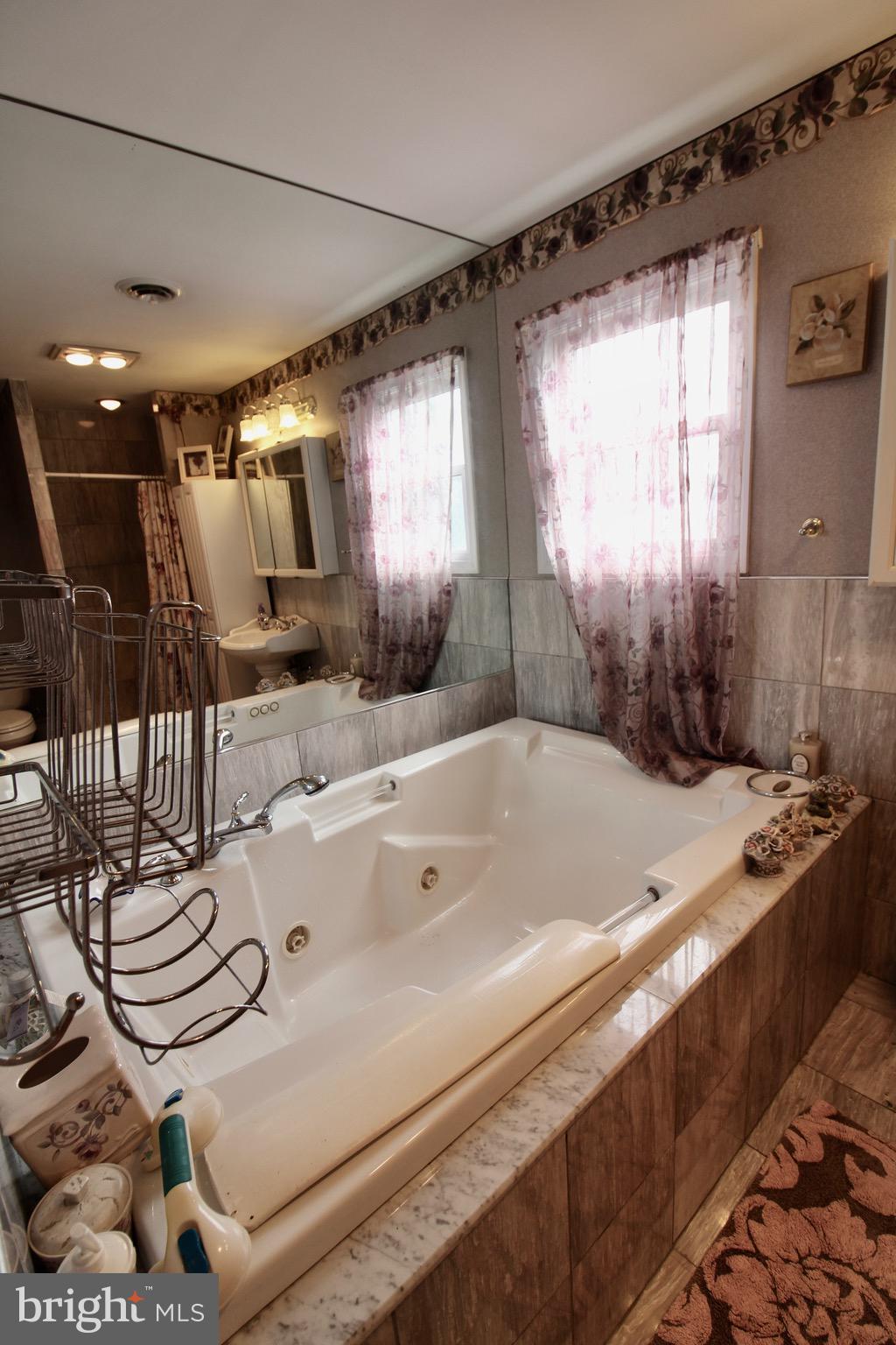 OLYMPIC ESTATES - Residential