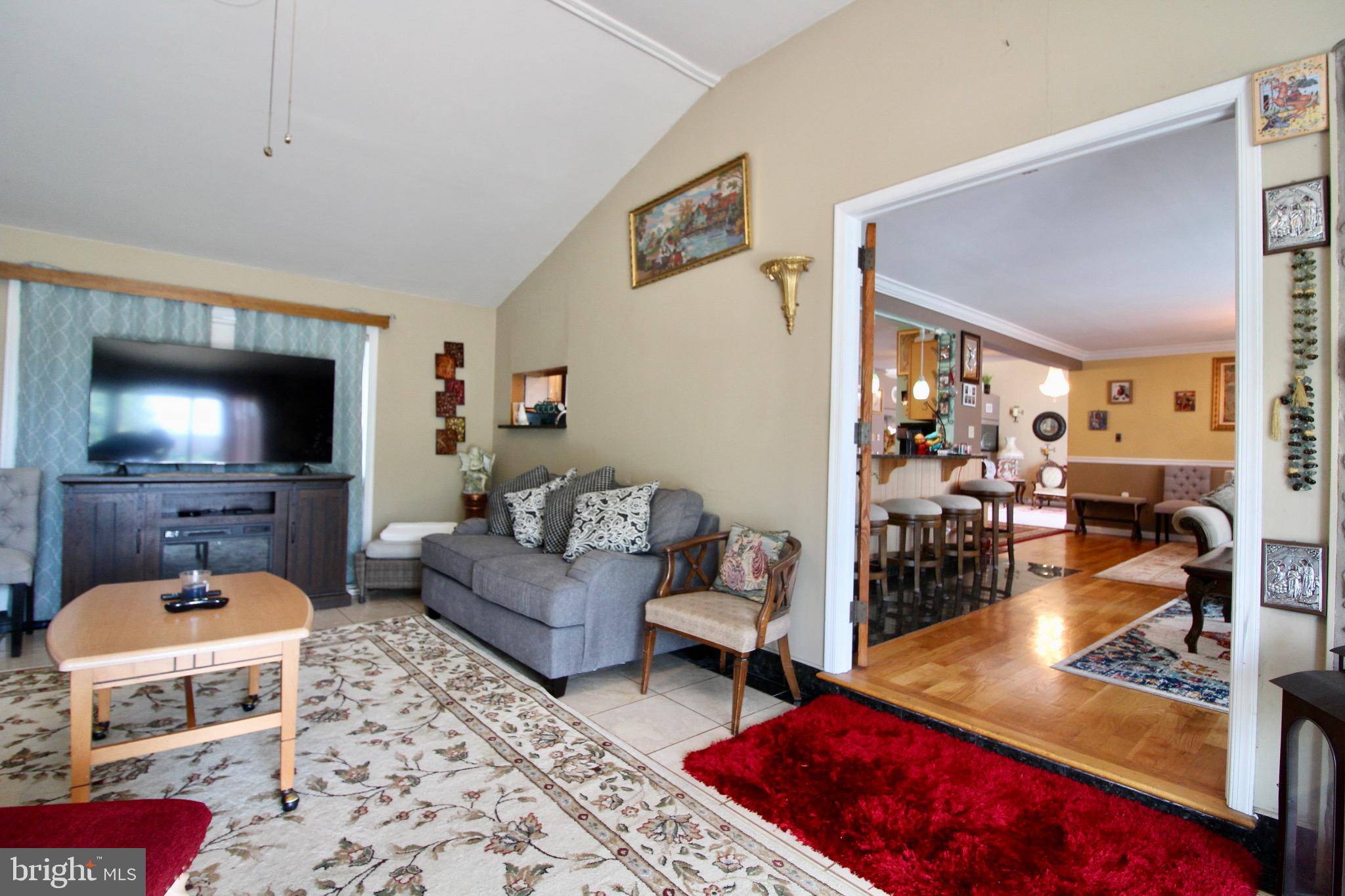 OLYMPIC ESTATES - Residential