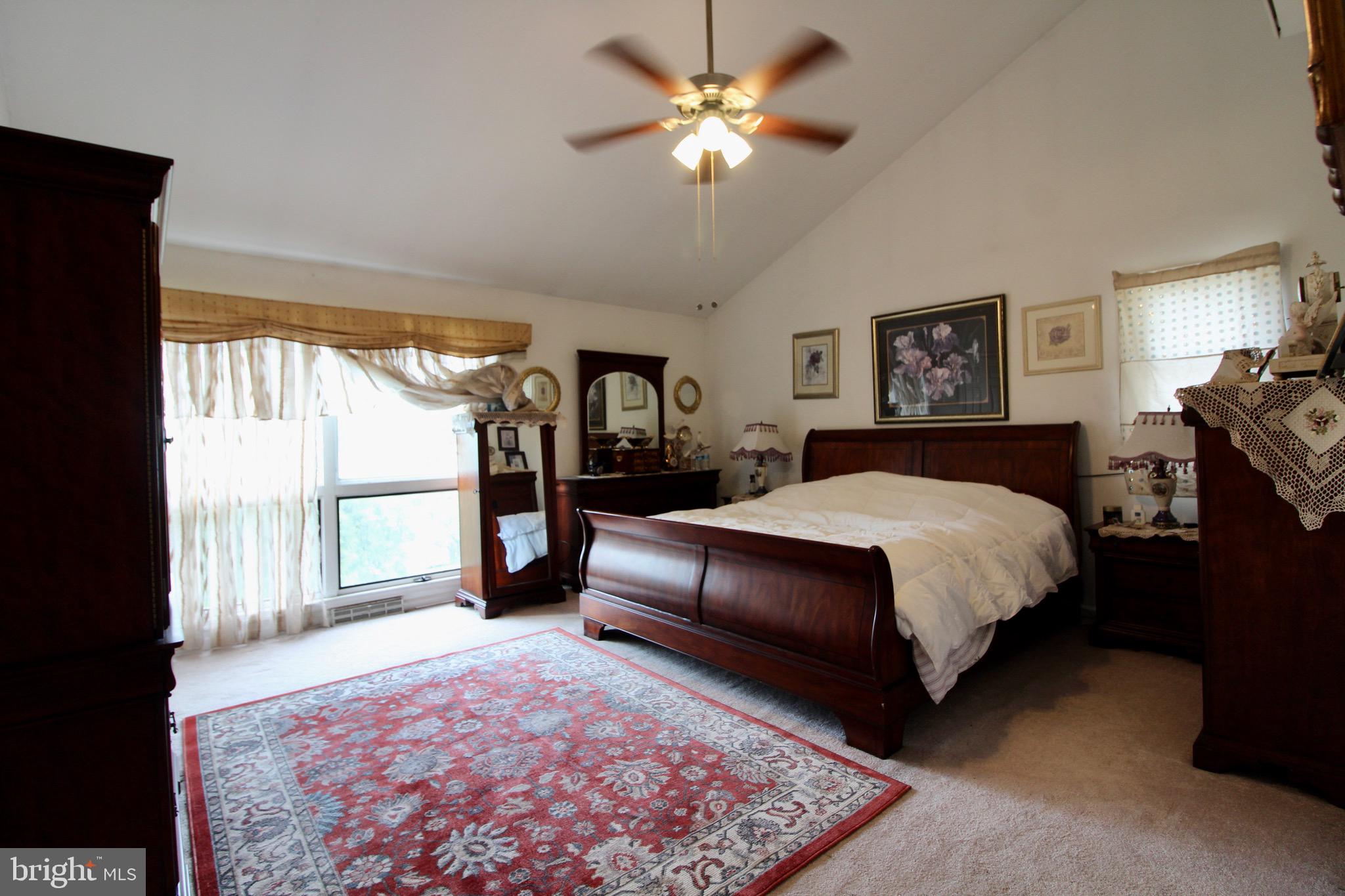 OLYMPIC ESTATES - Residential