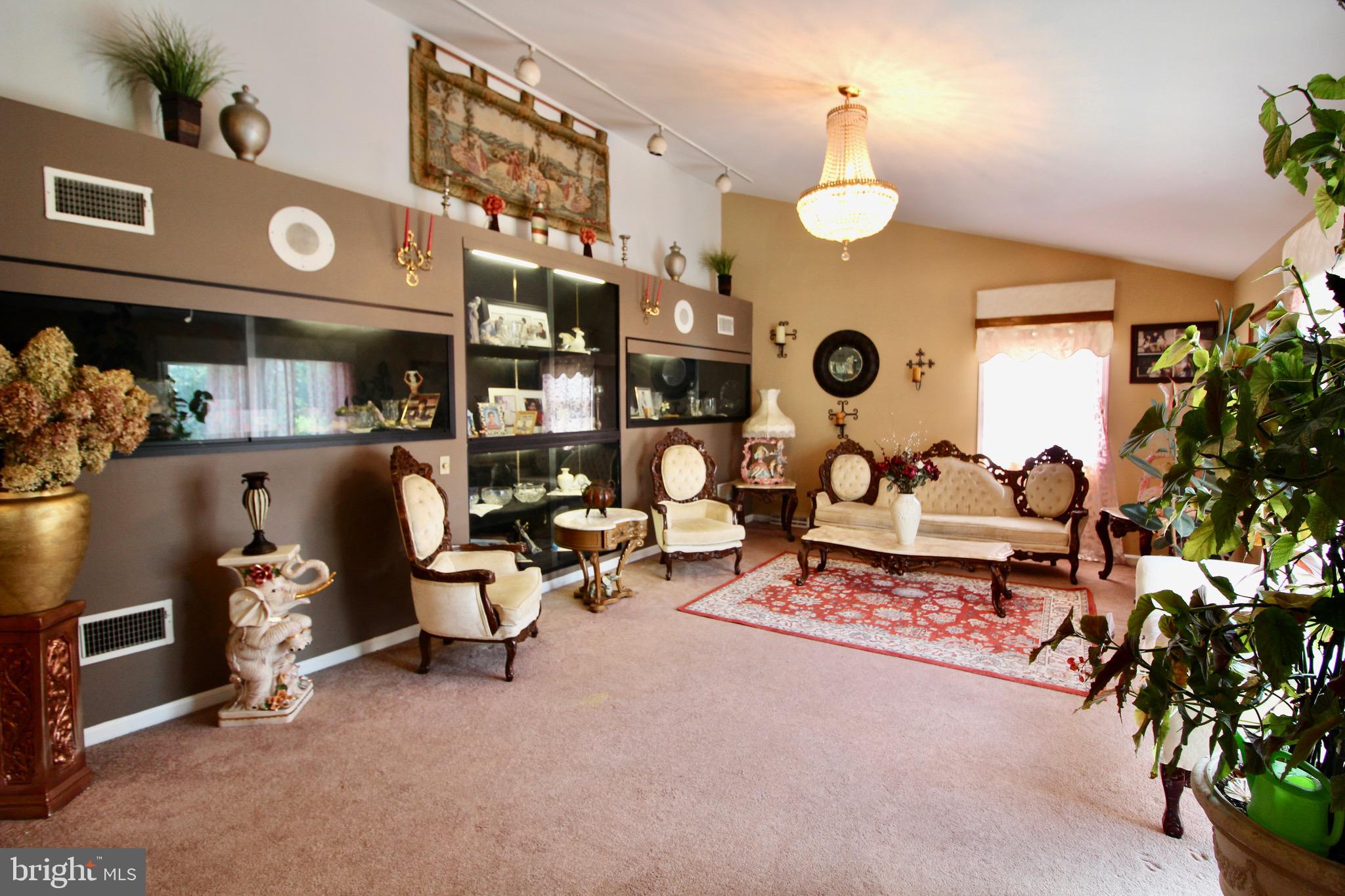 OLYMPIC ESTATES - Residential