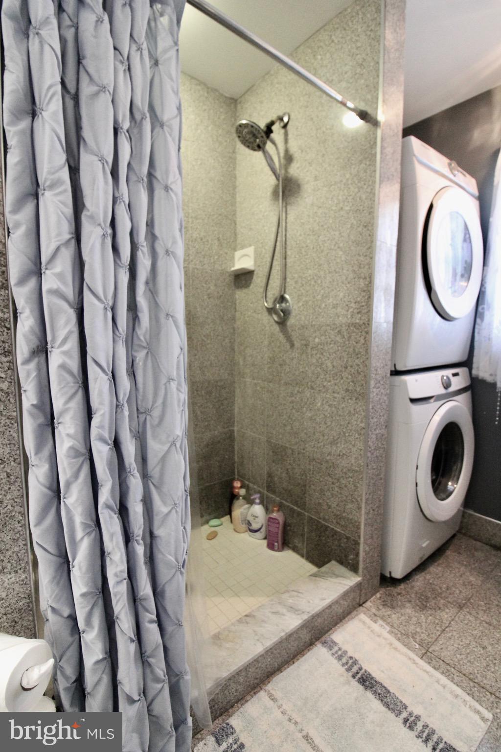 OLYMPIC ESTATES - Residential