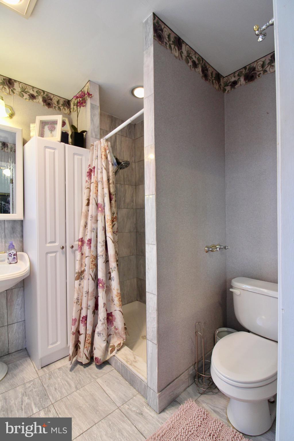 OLYMPIC ESTATES - Residential