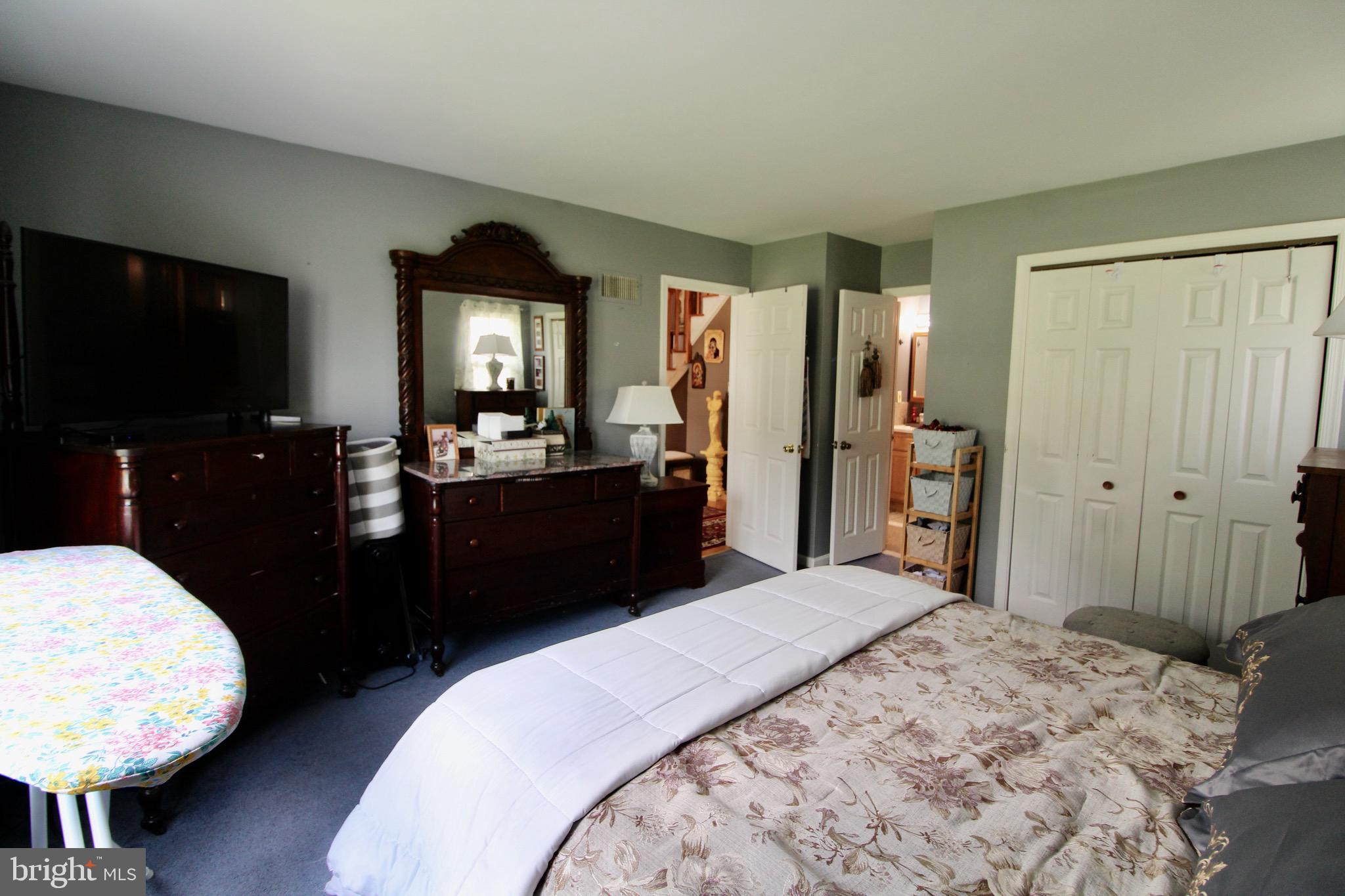 OLYMPIC ESTATES - Residential