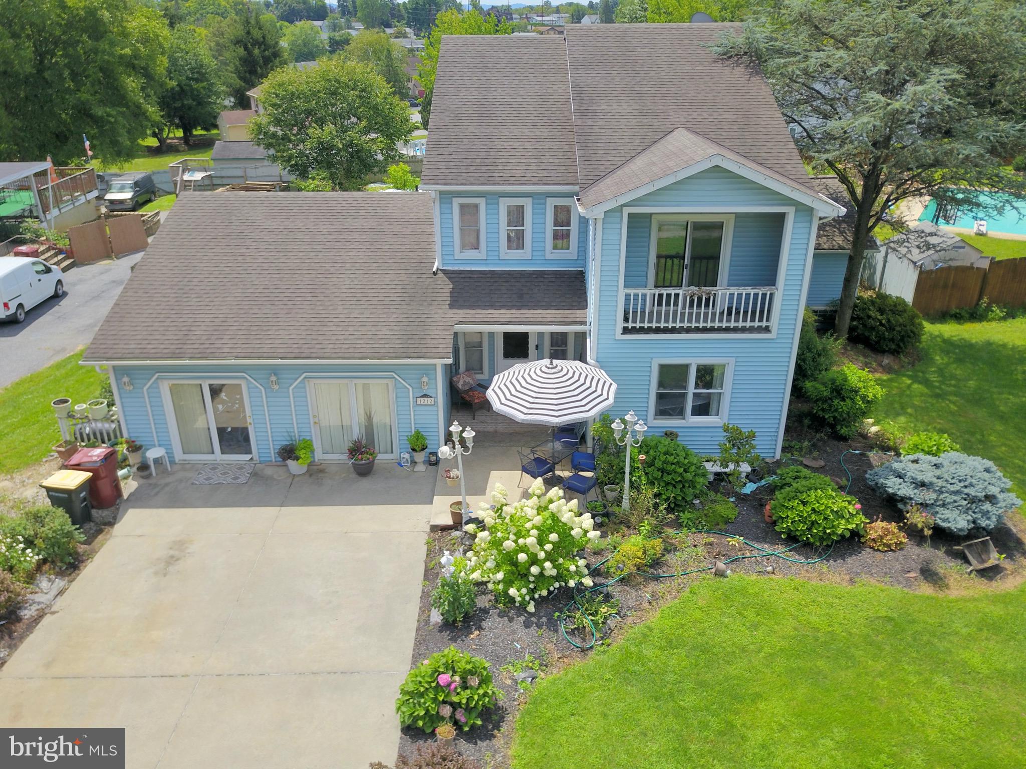 OLYMPIC ESTATES - Residential