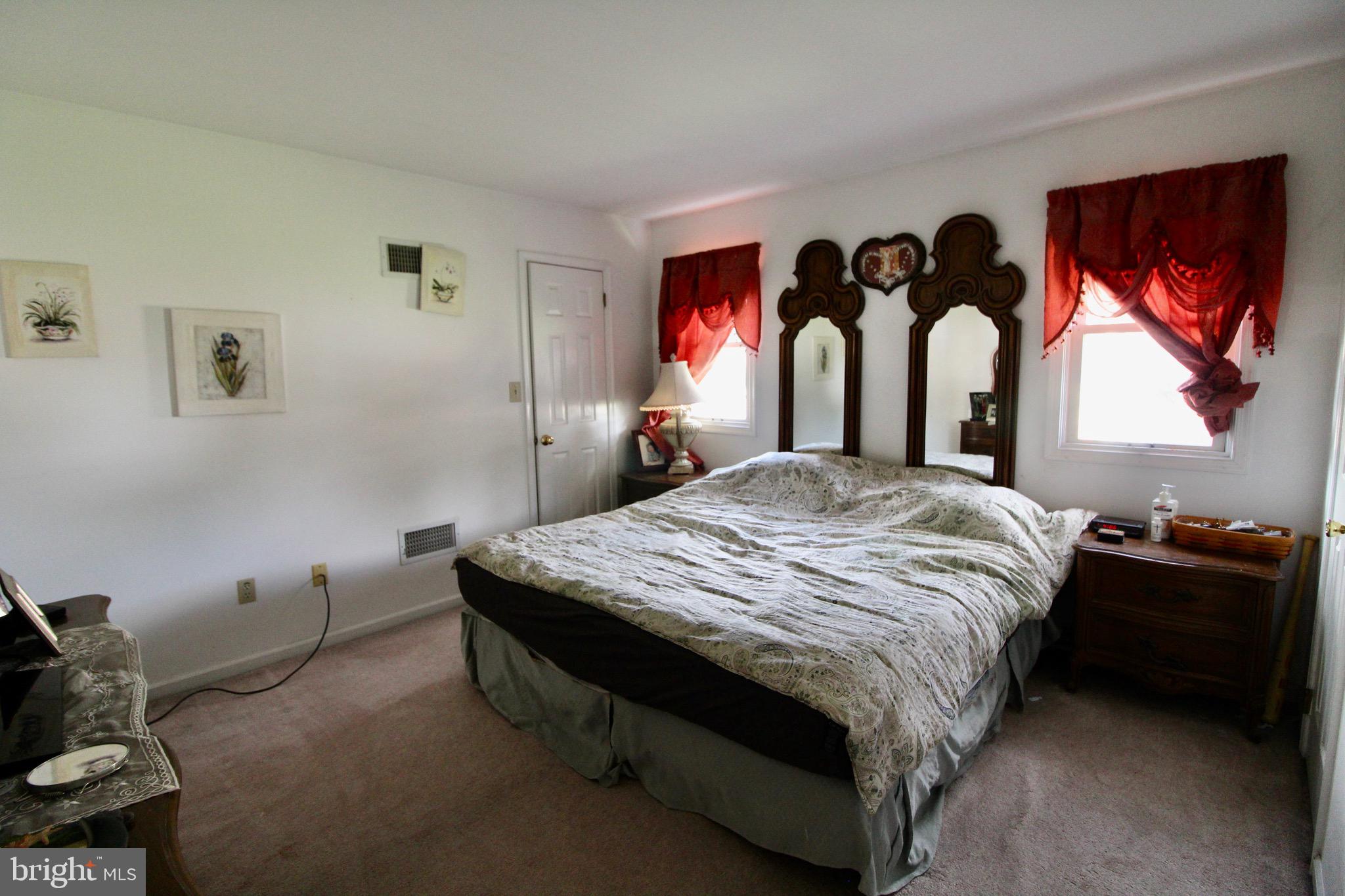 OLYMPIC ESTATES - Residential