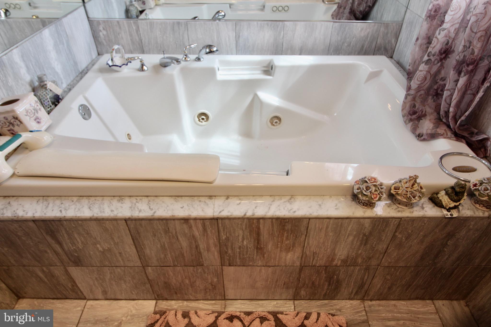 OLYMPIC ESTATES - Residential