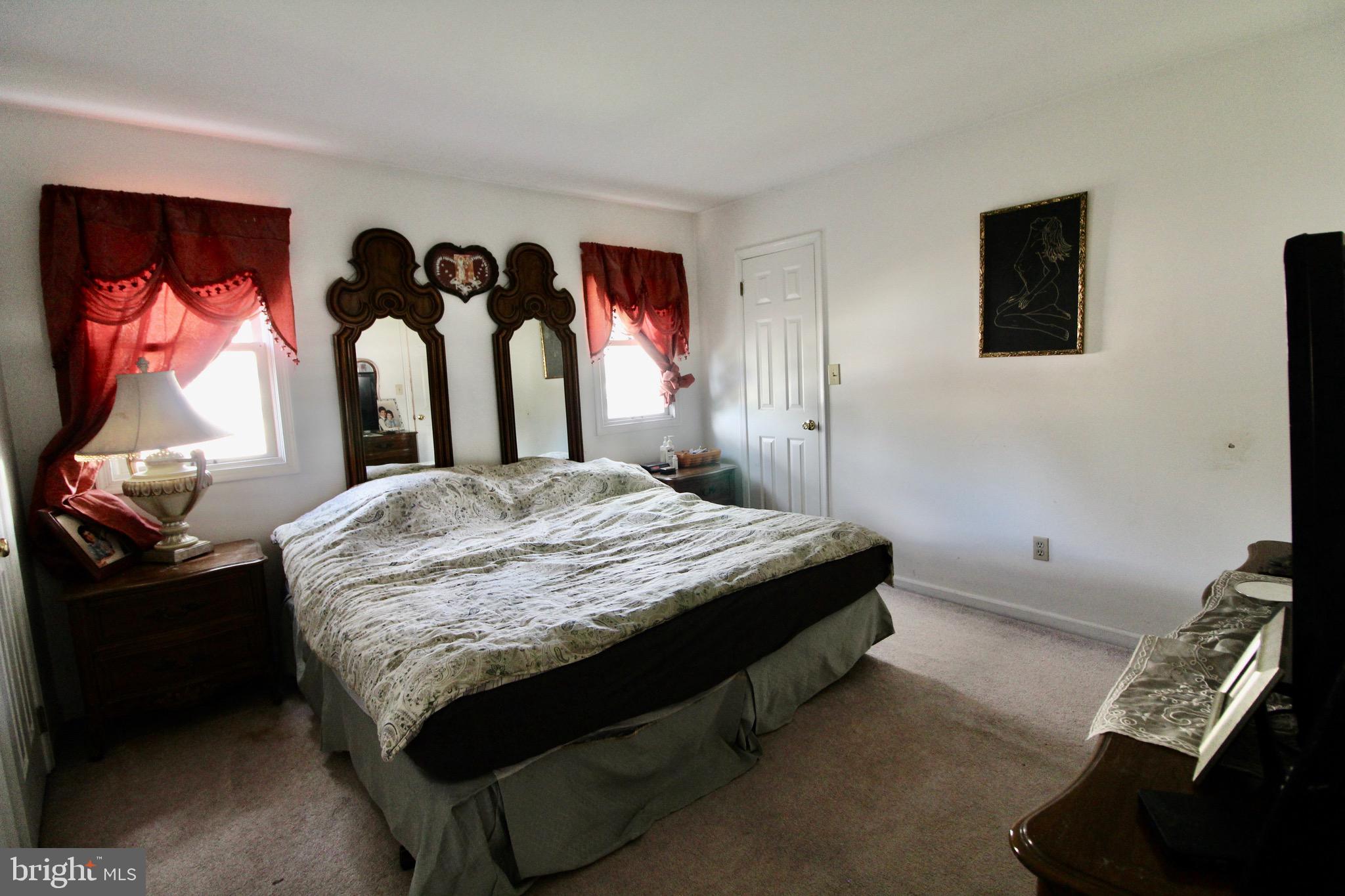 OLYMPIC ESTATES - Residential