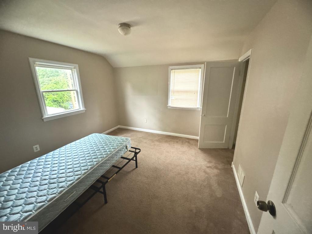 COLLEGE PARK - Residential Lease