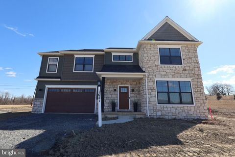 Homes For Sale - 478 Thatcher Lane<br/> LITITZ, PA 17543