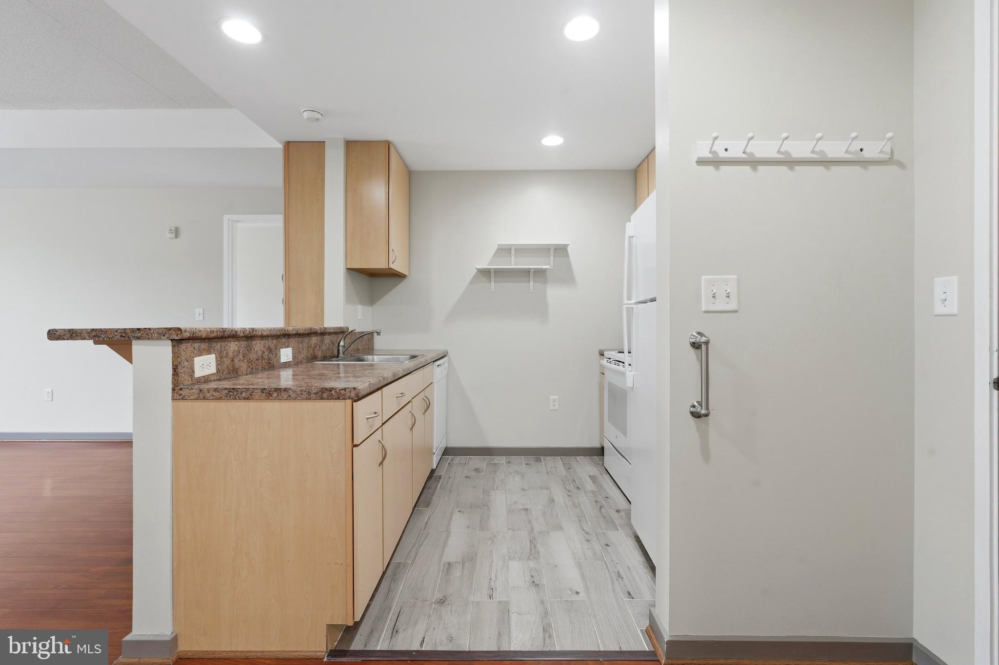 815 ARCH STREET 37 516