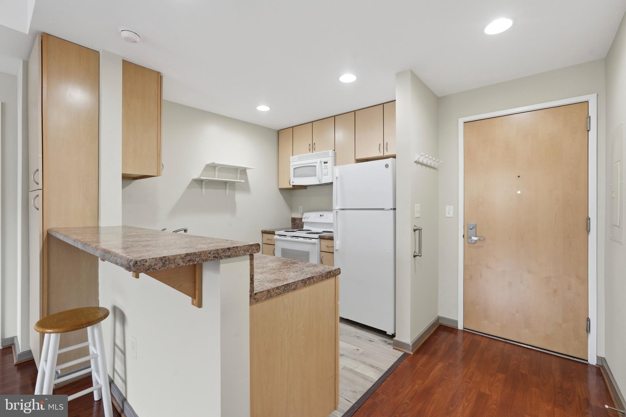 815 ARCH STREET 37 516