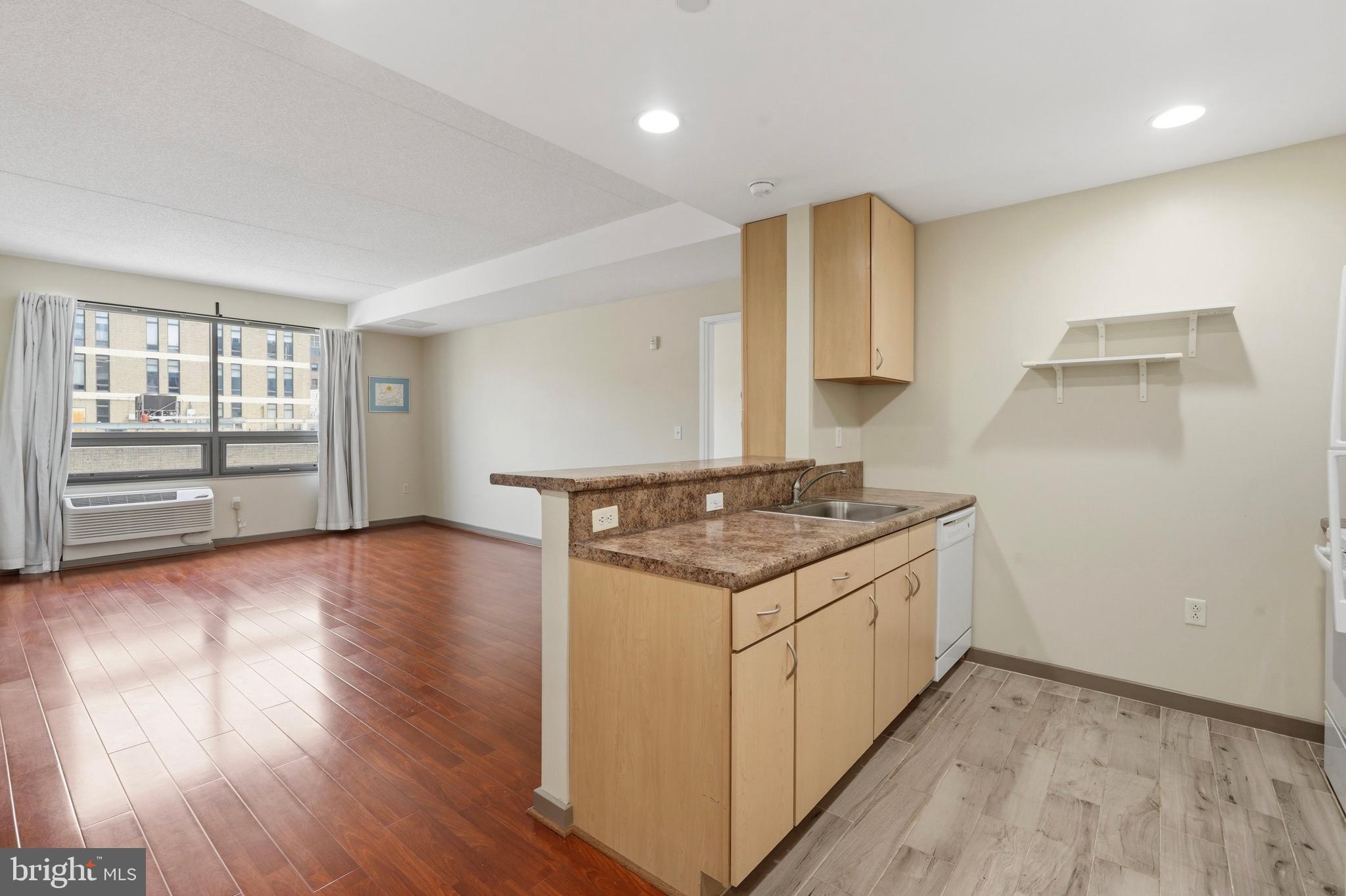 815 ARCH STREET 37 516