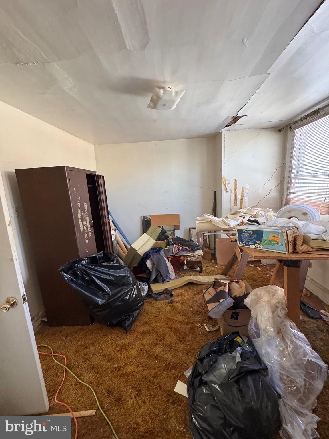 WEST OAK LANE - Residential