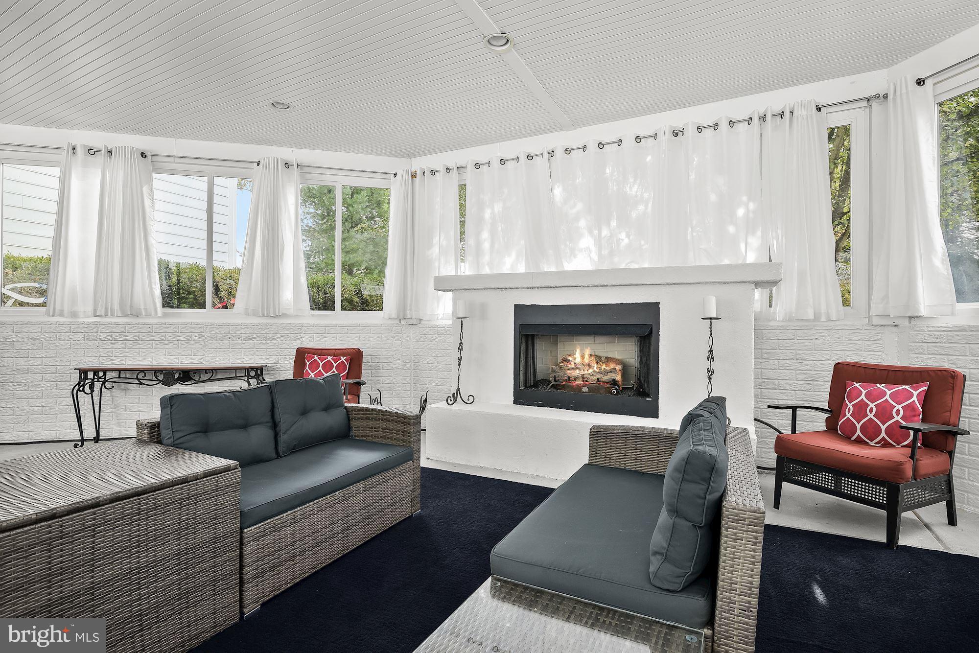 WAVERLY GLEN - Residential