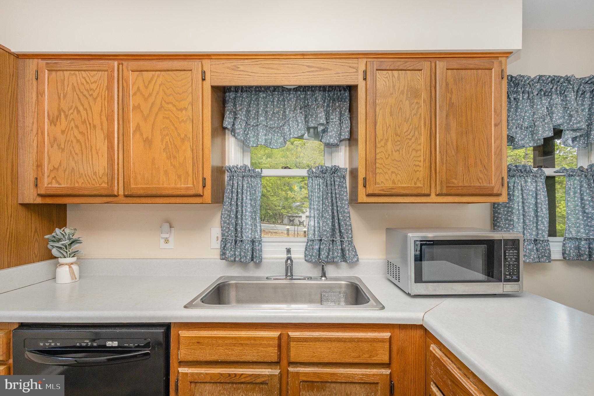 LAKE MONTICELLO - Residential