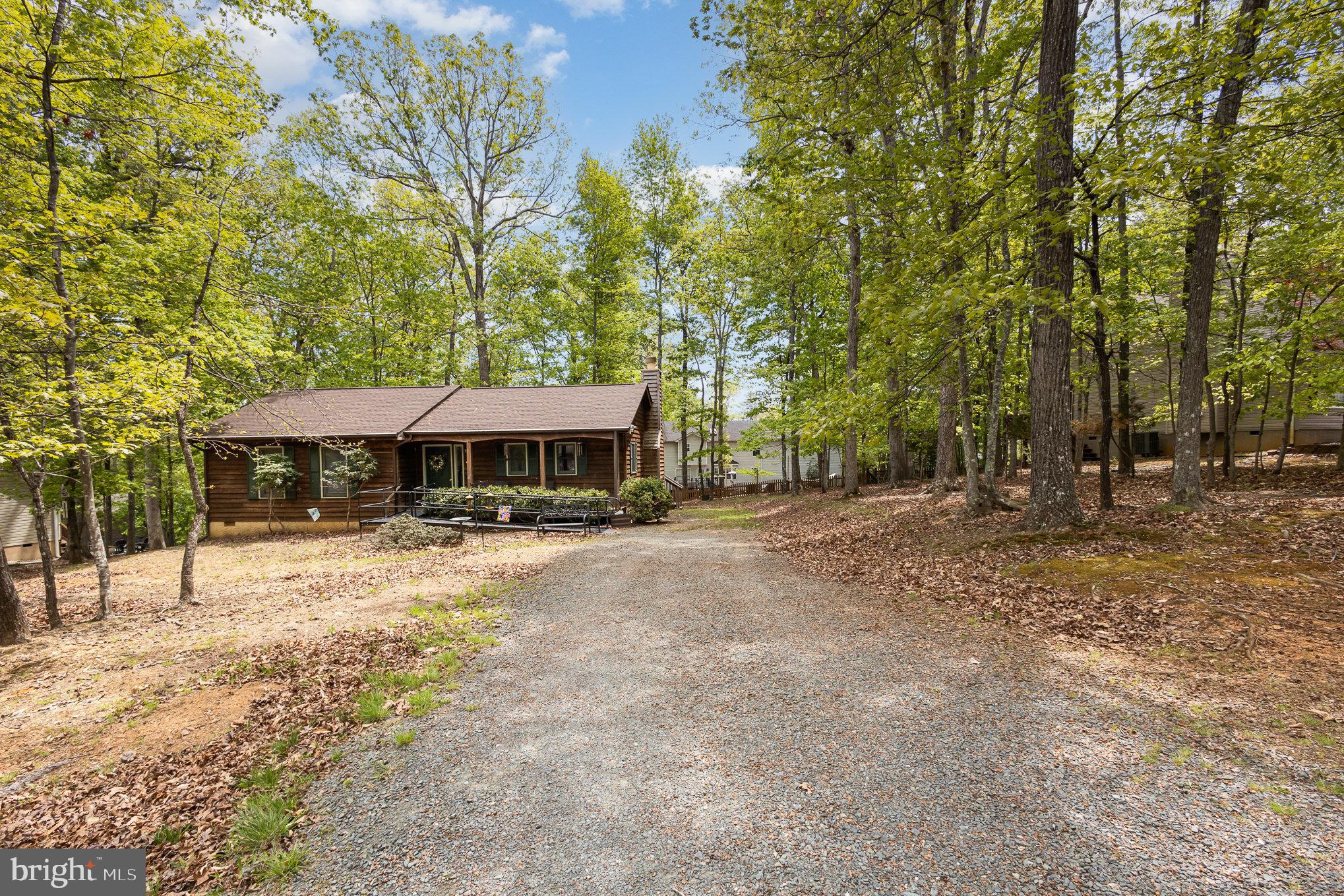 LAKE MONTICELLO - Residential
