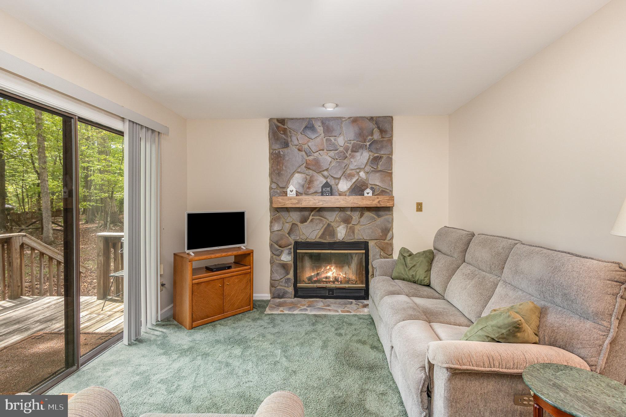 LAKE MONTICELLO - Residential