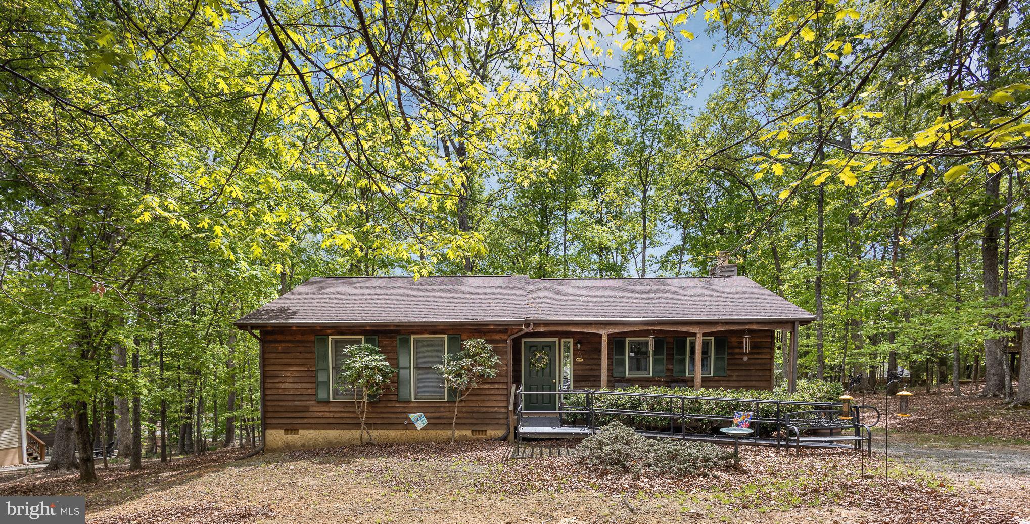 LAKE MONTICELLO - Residential