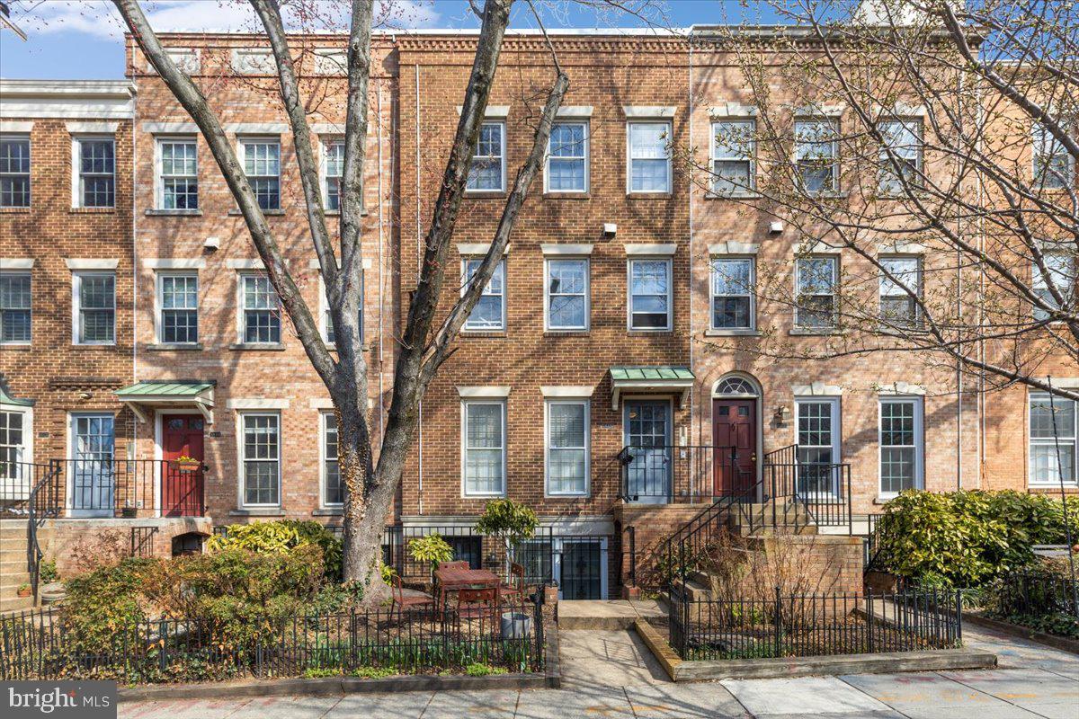 1949 CALVERT STREET NW E