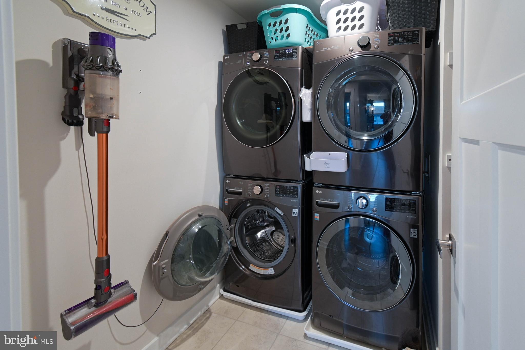 THE LAKES AT MARTINSBURG - Residential