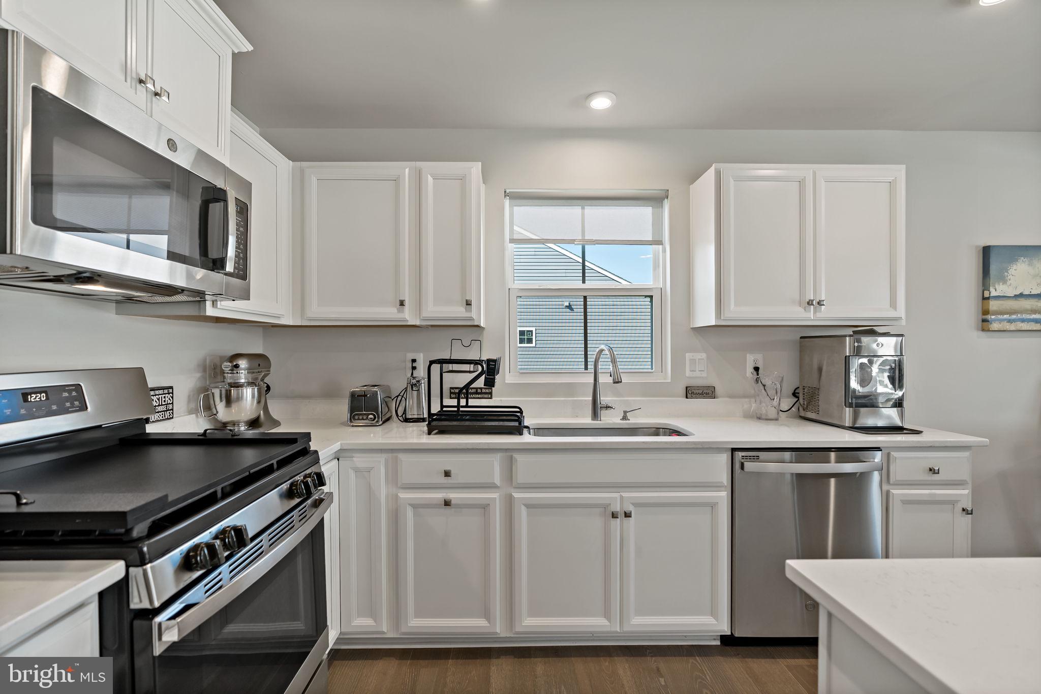 THE LAKES AT MARTINSBURG - Residential