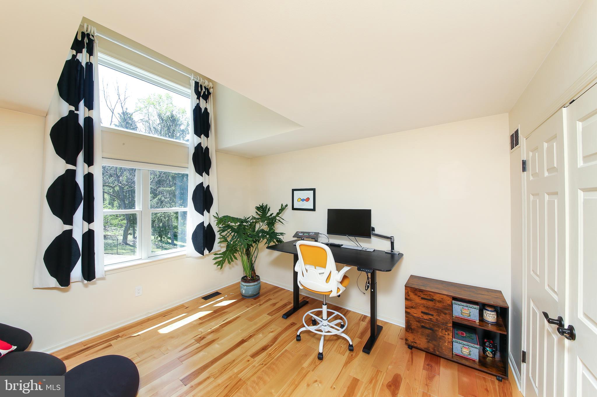 MIQUON - Residential