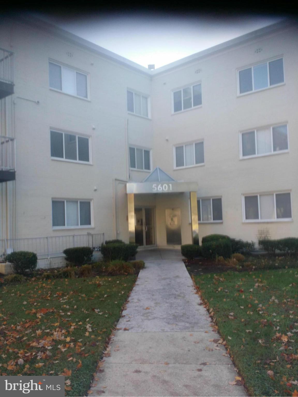 Lovely studio condo in the Fairmont. Wood floors, ceiling fan, galley kitchen with built in microwave. Walk in closet. Light and Bright unit. Washer/dryer combo in unit. Minimum qualifying income $34,905 single or combined. No application fee in November on this MMI listing. This condo does not have a balcony.
