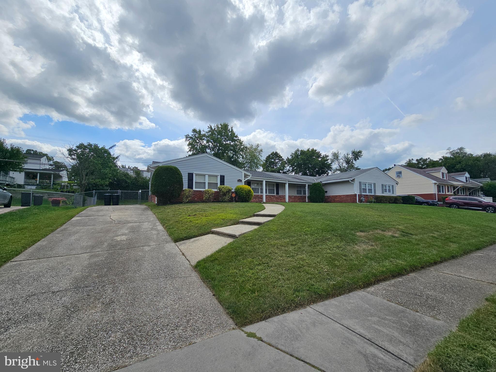 CHADWICK MANOR - Residential