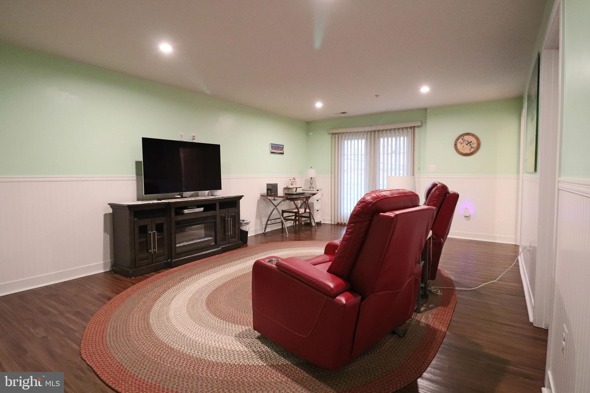 AVONDALE GROVE - Residential