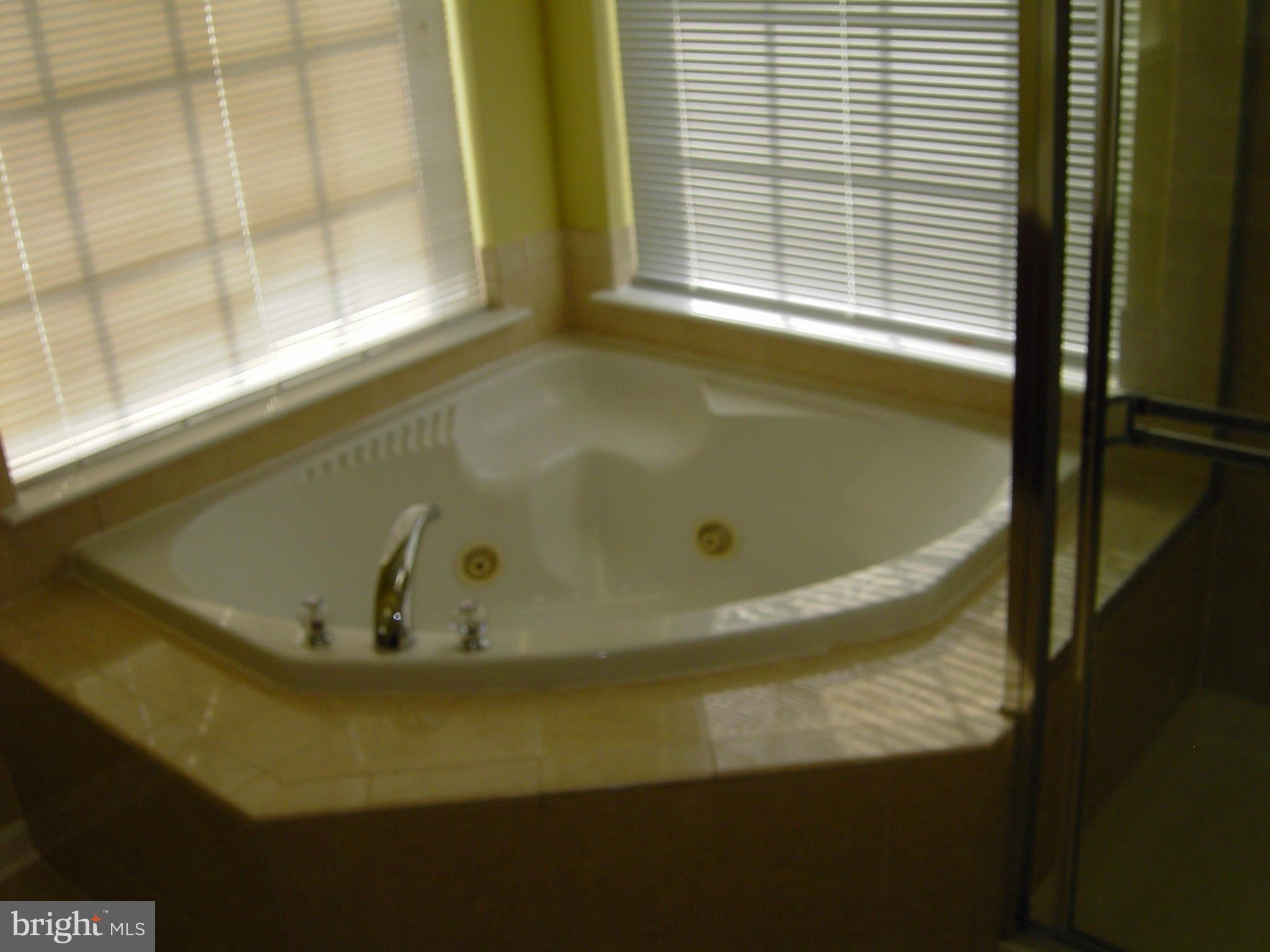 FAULKNER'S LANDING - Residential Lease