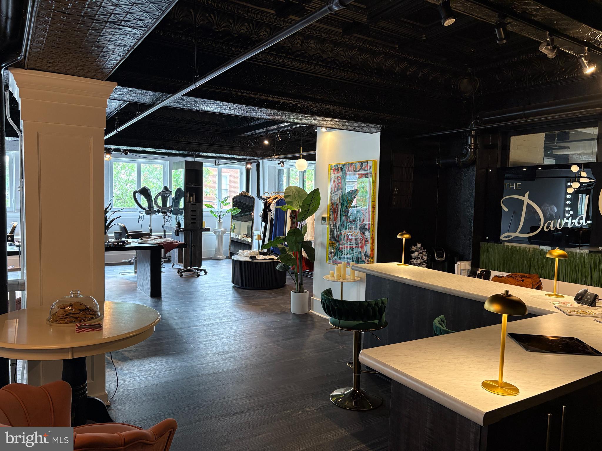 325 N QUEEN STREET 325 101