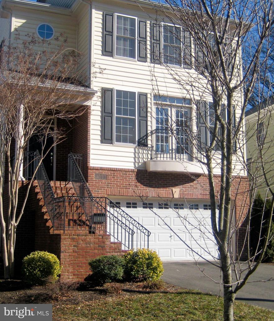 Don't Miss this Spacious Colonial in sought after Arlington! Features include an Open Floor Plan, Hardwood floor, granite countertops, Master bath w/dual vanities, shower and soaking tub. The private fenced-in backyard with a deck and patio is perfect for outdoor entertainment . Less than one mile walk to Ballston Metro and Mall. Close to 66, Route 50 and minutes to DC, New Amazon Headquarters, Pentagon and National Airport.