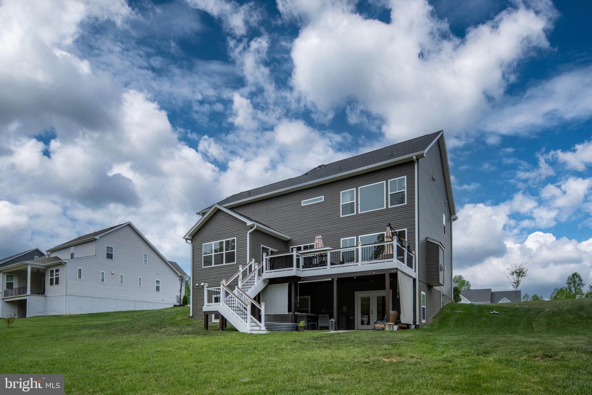 LIBERTY HALL - Residential