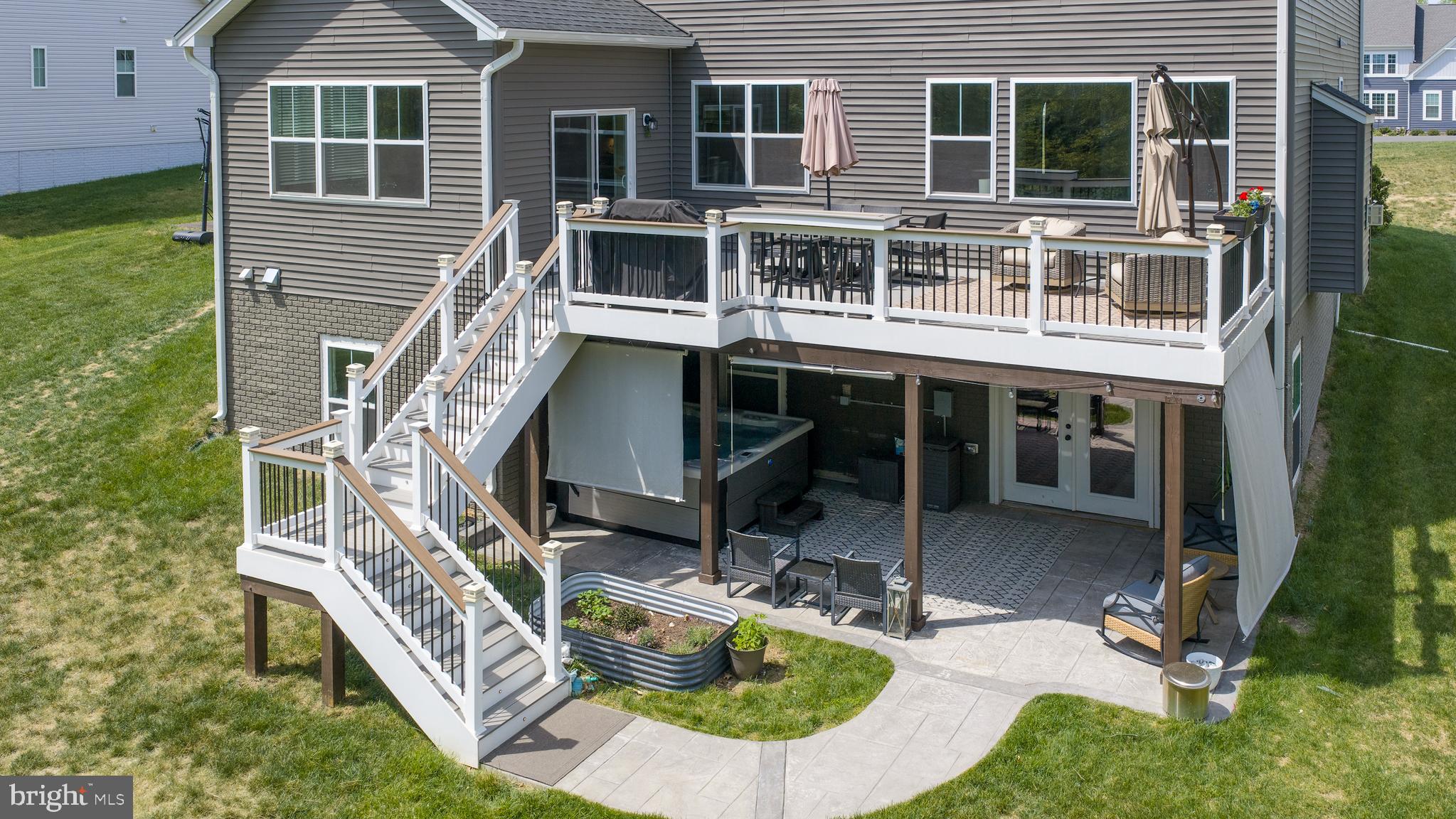 LIBERTY HALL - Residential