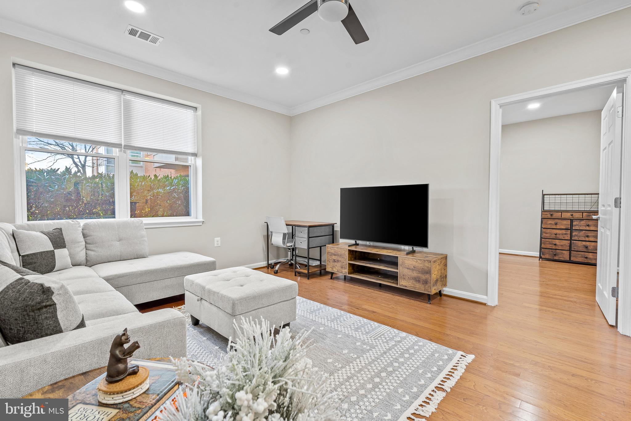 PIERSIDE AT HARBORVIEW - Residential