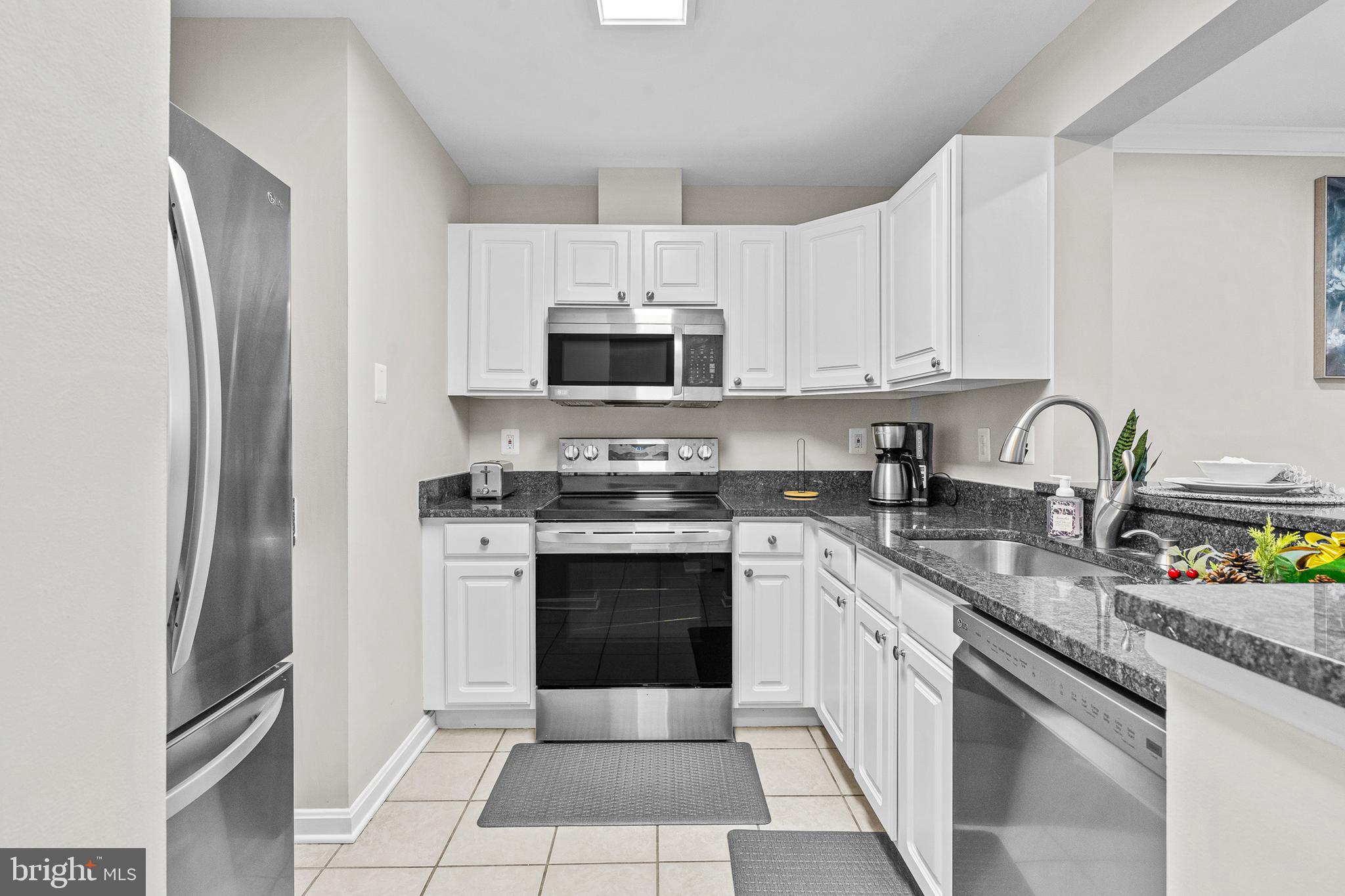 PIERSIDE AT HARBORVIEW - Residential