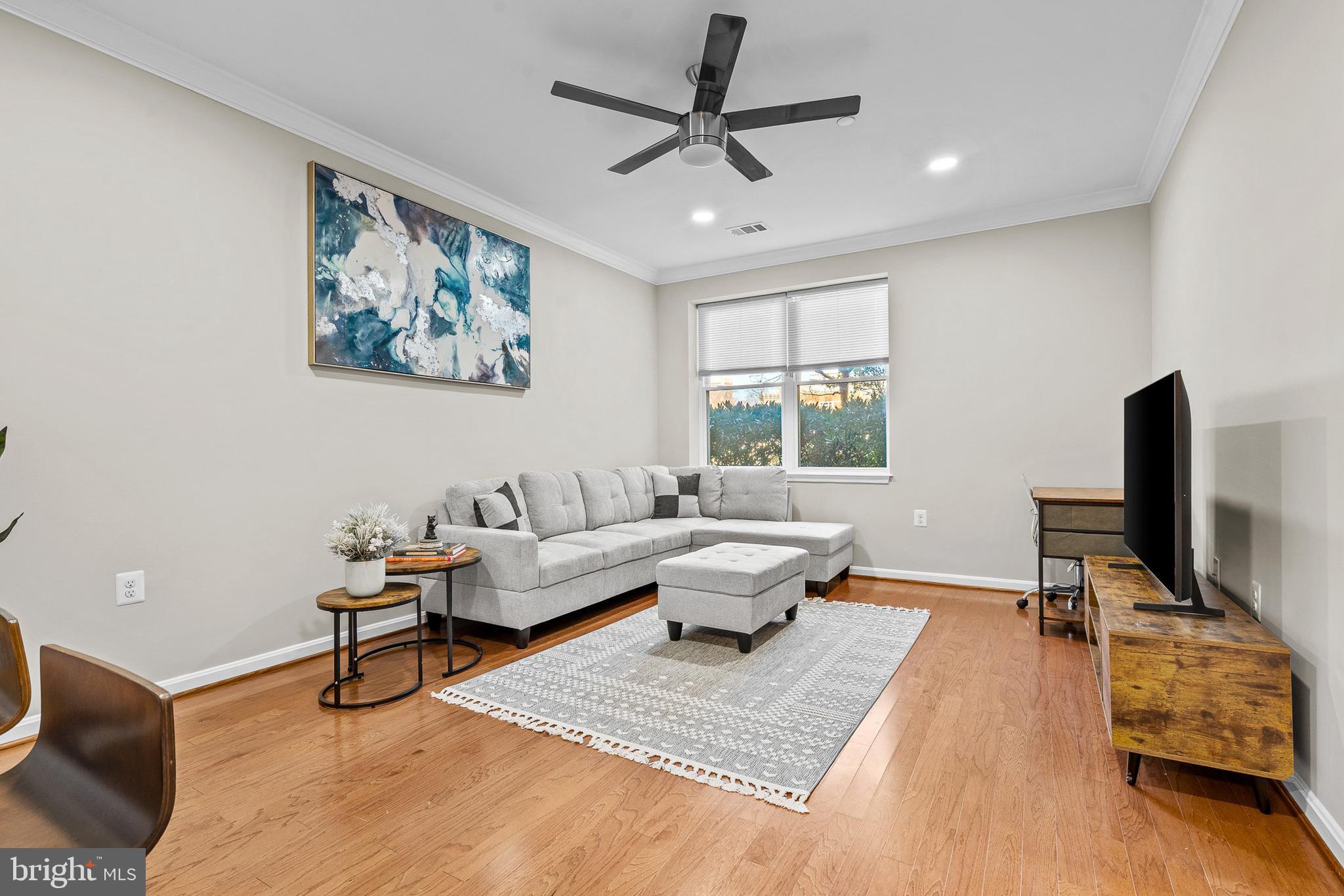 PIERSIDE AT HARBORVIEW - Residential