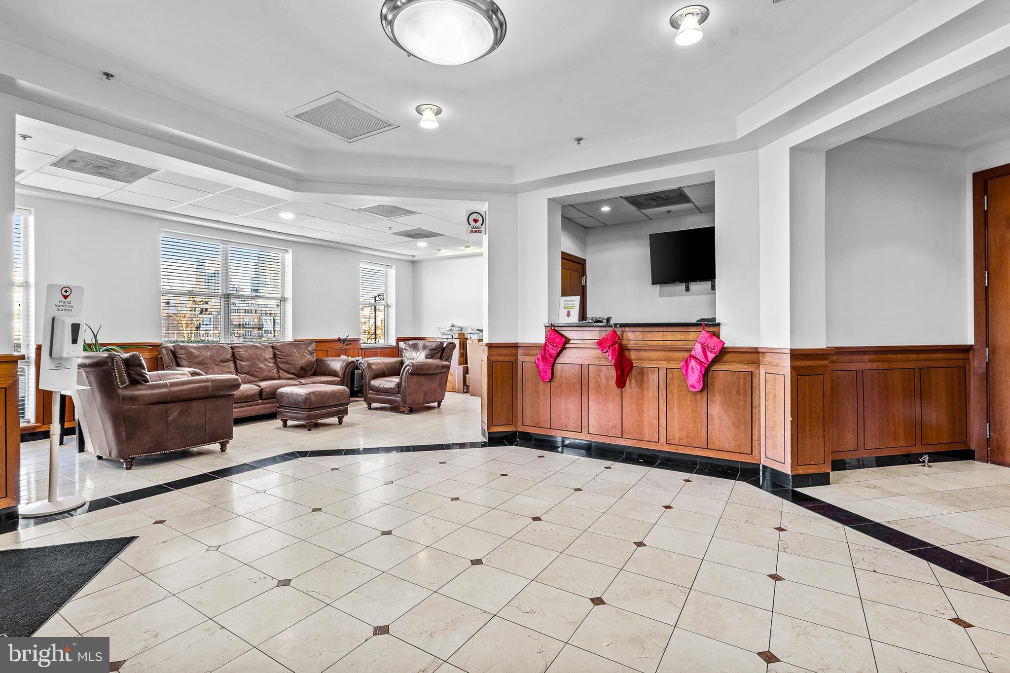 PIERSIDE AT HARBORVIEW - Residential