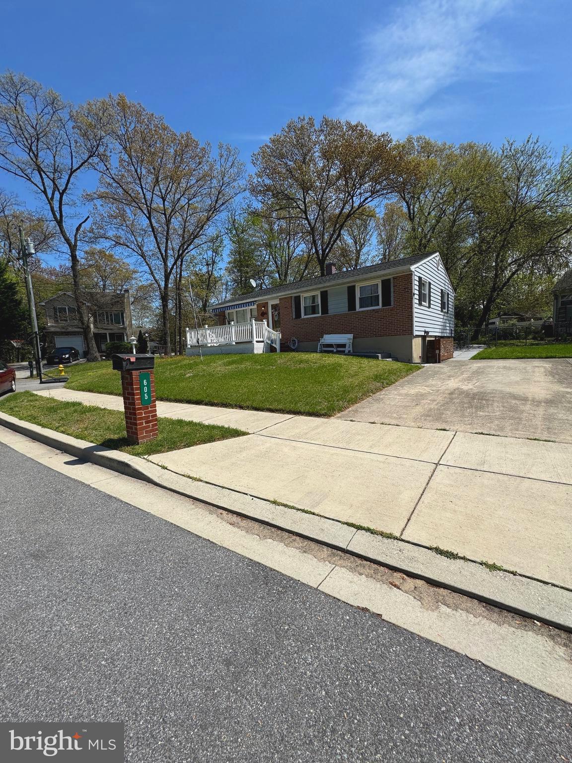 MEADOWBROOK - Residential