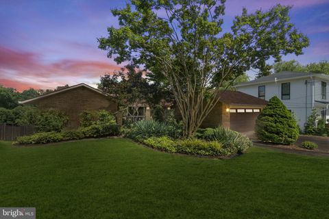 Photo of 3137 BROOKLAWN TER, CHEVY CHASE, MD 20815 (MLS # MDMC2098326)