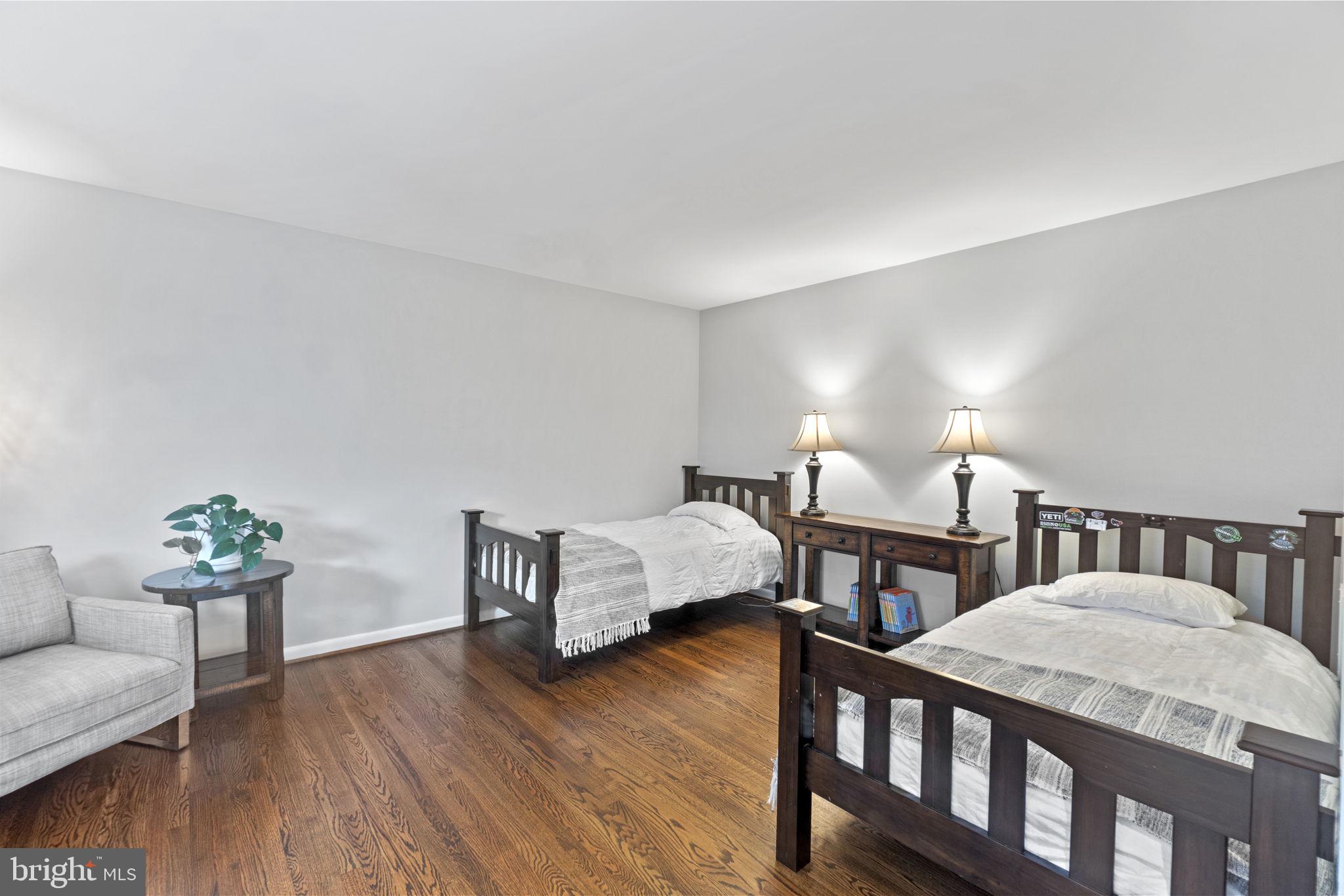 DUNLOP HILLS - Residential