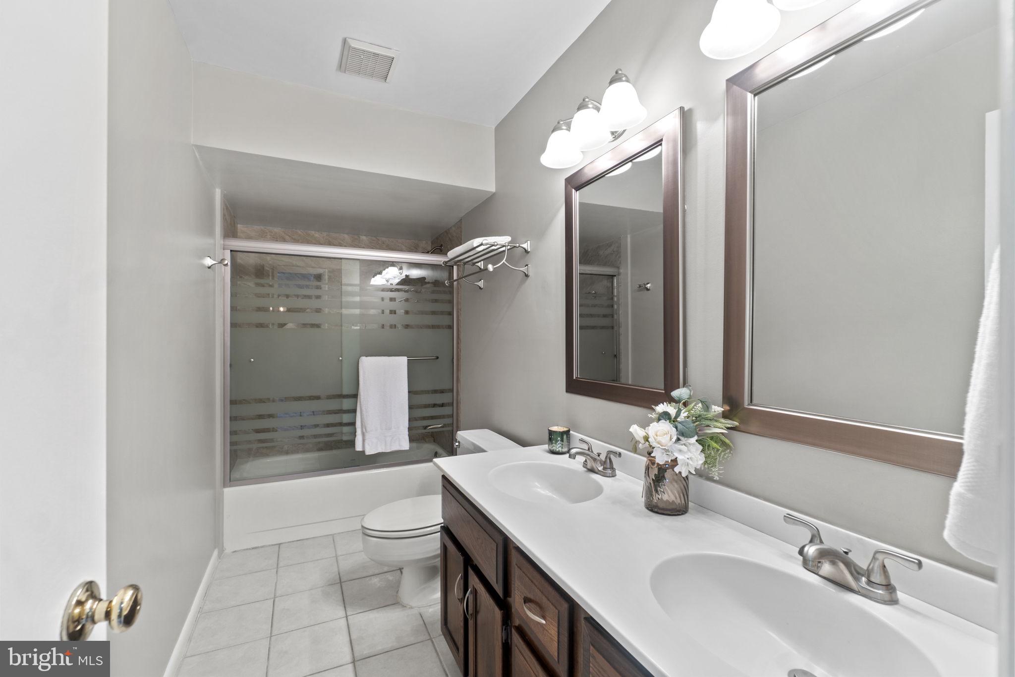 DUNLOP HILLS - Residential