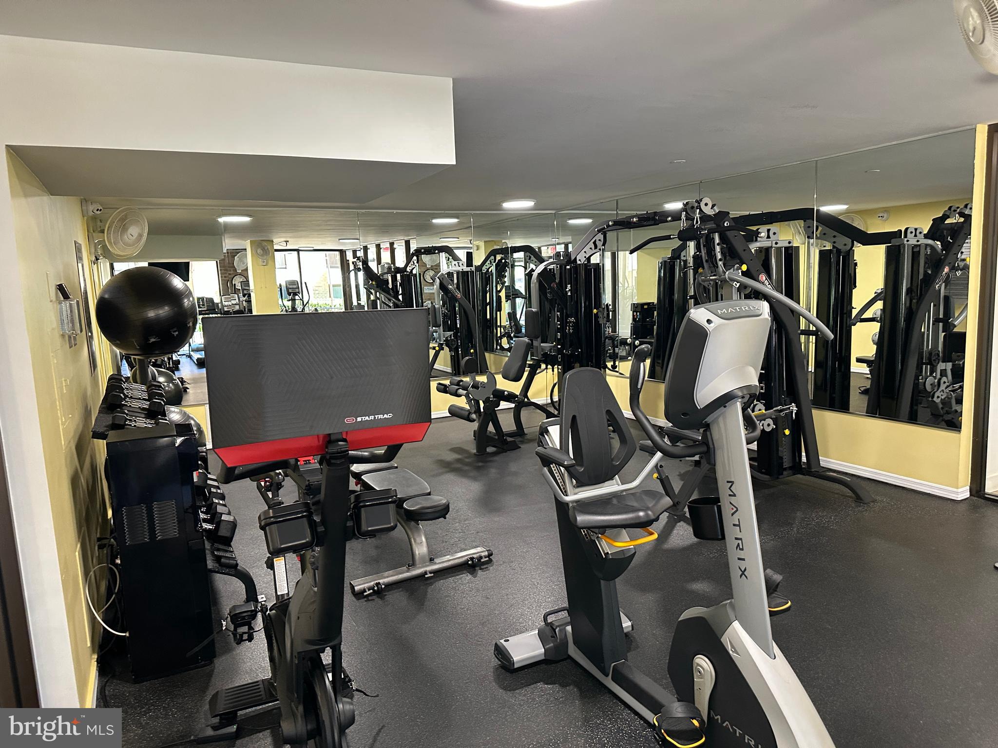 AMERICANA CENTRE - Residential Lease