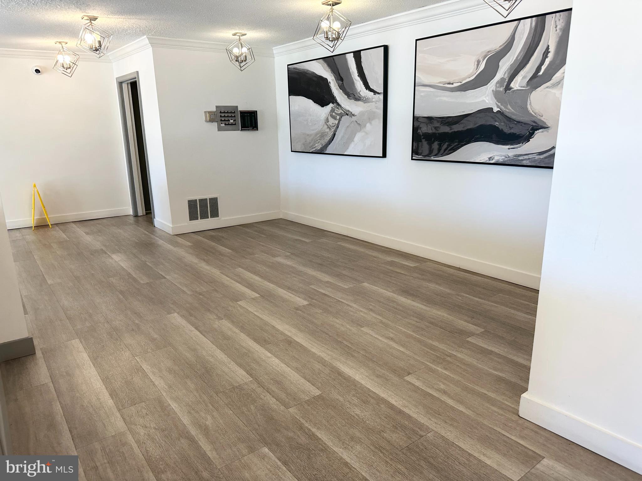 AMERICANA CENTRE - Residential Lease