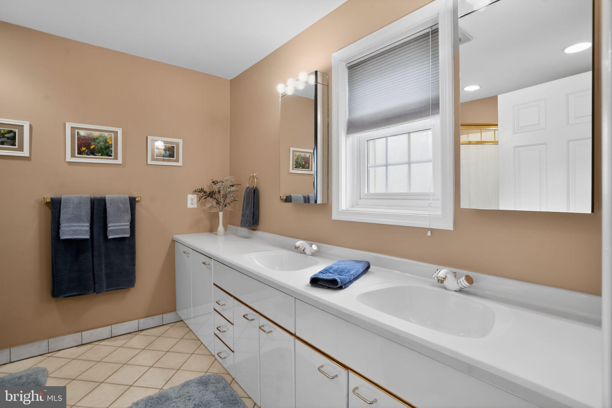 DUBLIN MDWS - Residential