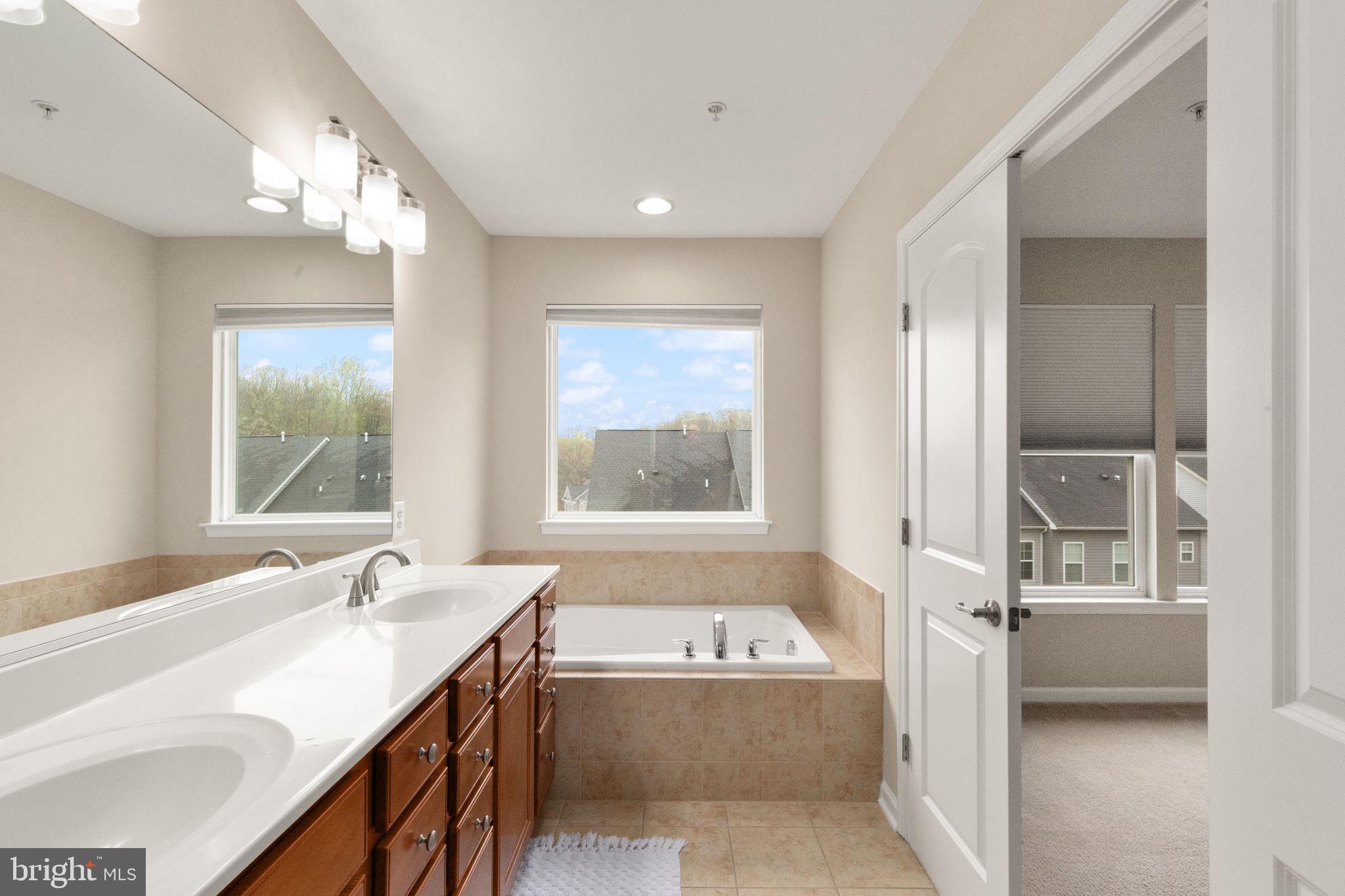 POINTE AT ARUNDEL PRESERVES - Residential