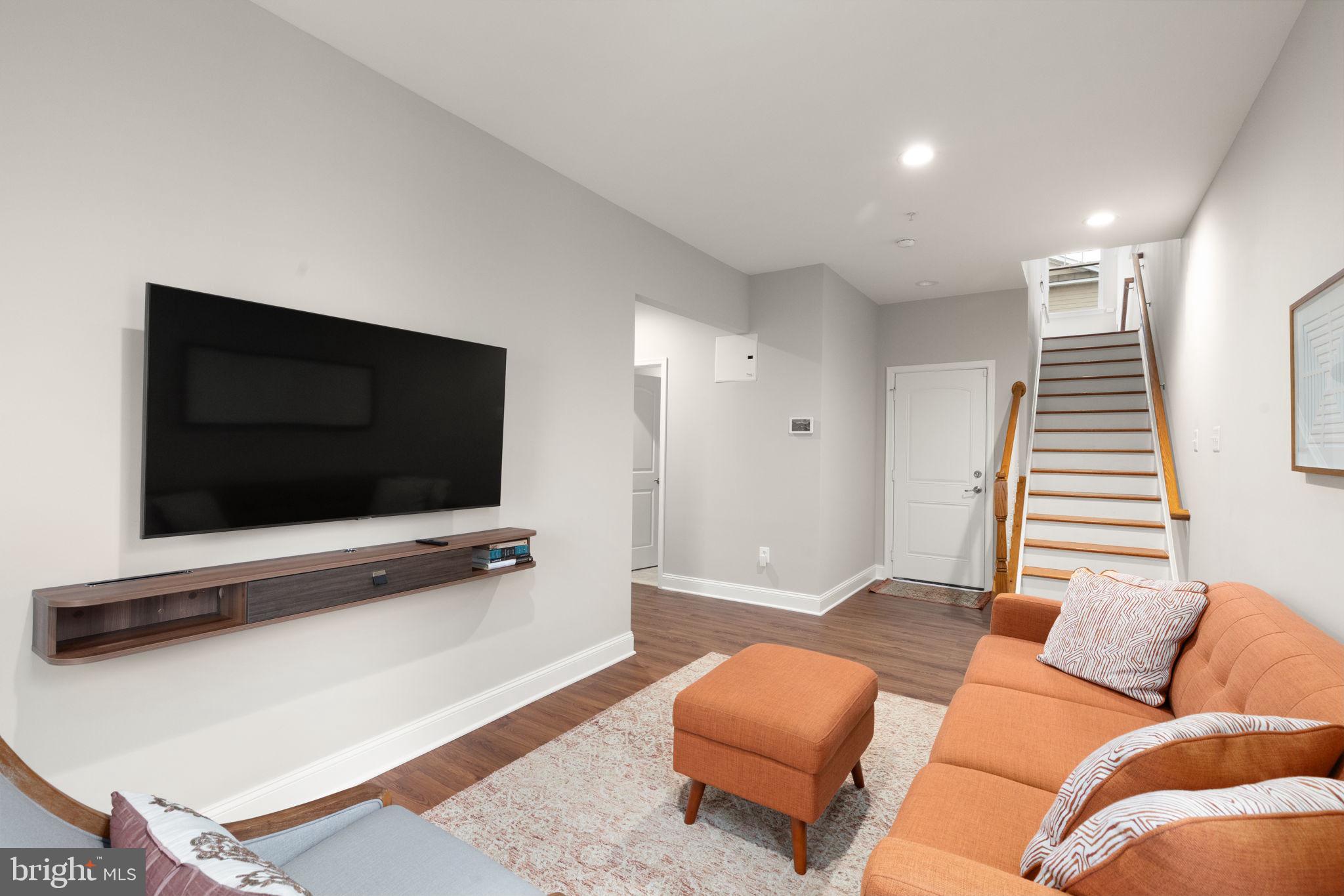 POINTE AT ARUNDEL PRESERVES - Residential