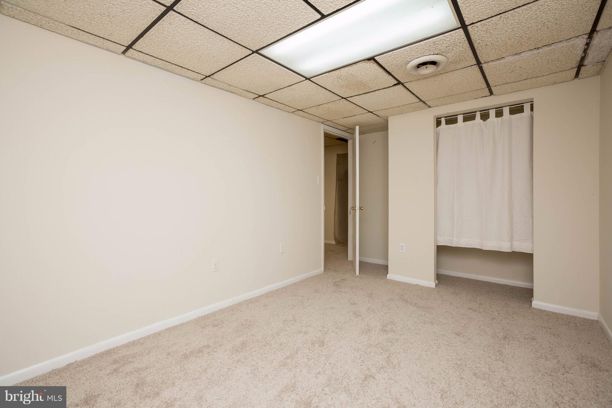 WHISKEY BOTTOM - Residential