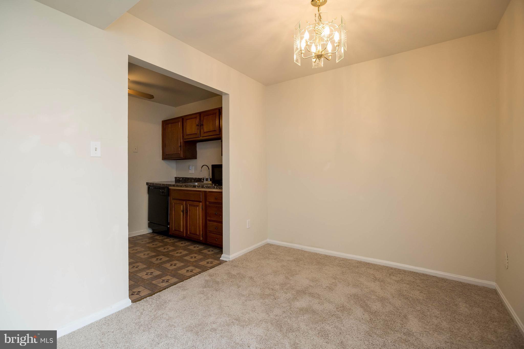 WHISKEY BOTTOM - Residential