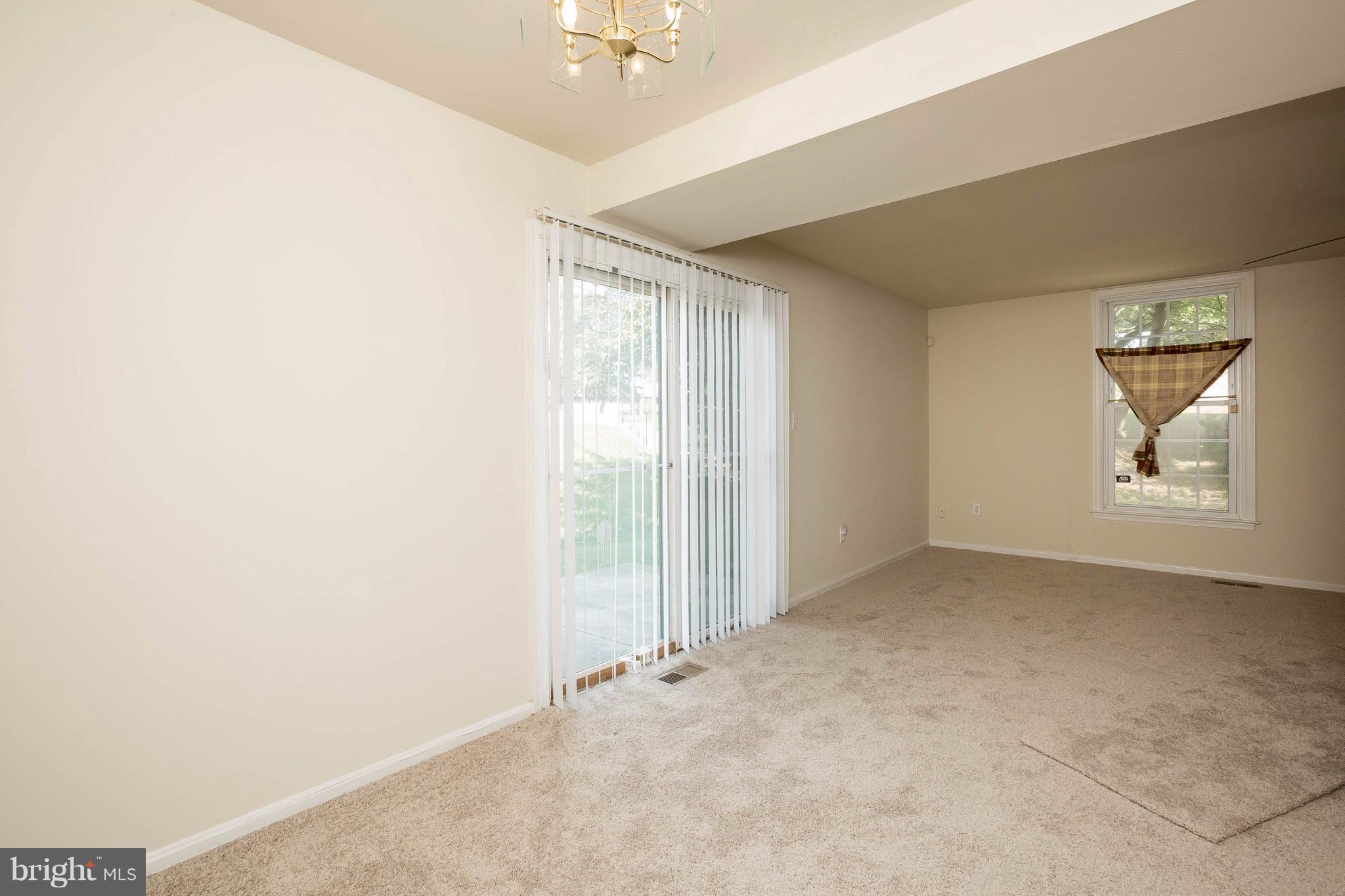 WHISKEY BOTTOM - Residential